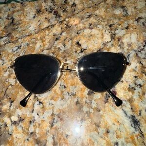 Cat eye sunglasses
